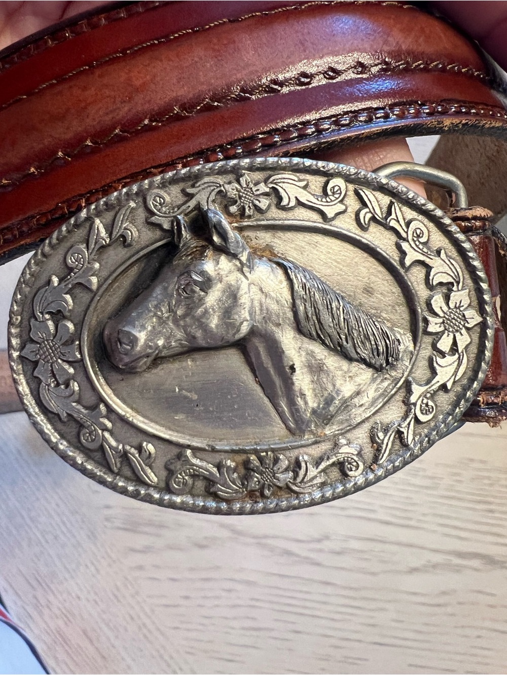 Leather Belt & Buckle Small 1985 Horse Head Oval USA By Siskiyou Company 38/95